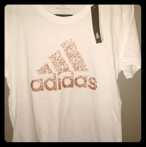Adidas women's t-shirt sz med.